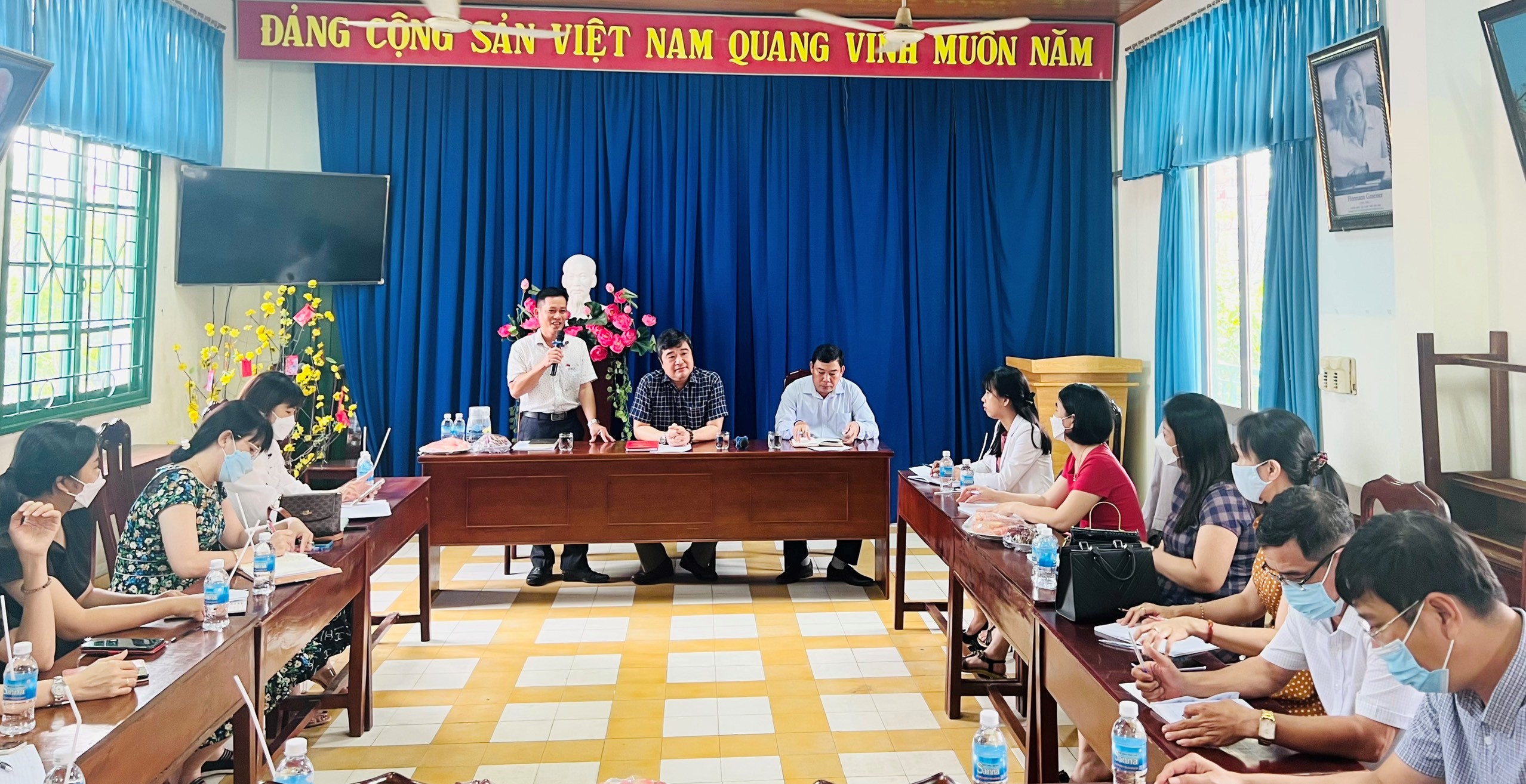 Lãnh đạo Sở Lao động - Thương binh và Xã hội thăm và làm việc tại trường Phổ thông Hermann Gmeiner Nha Trang